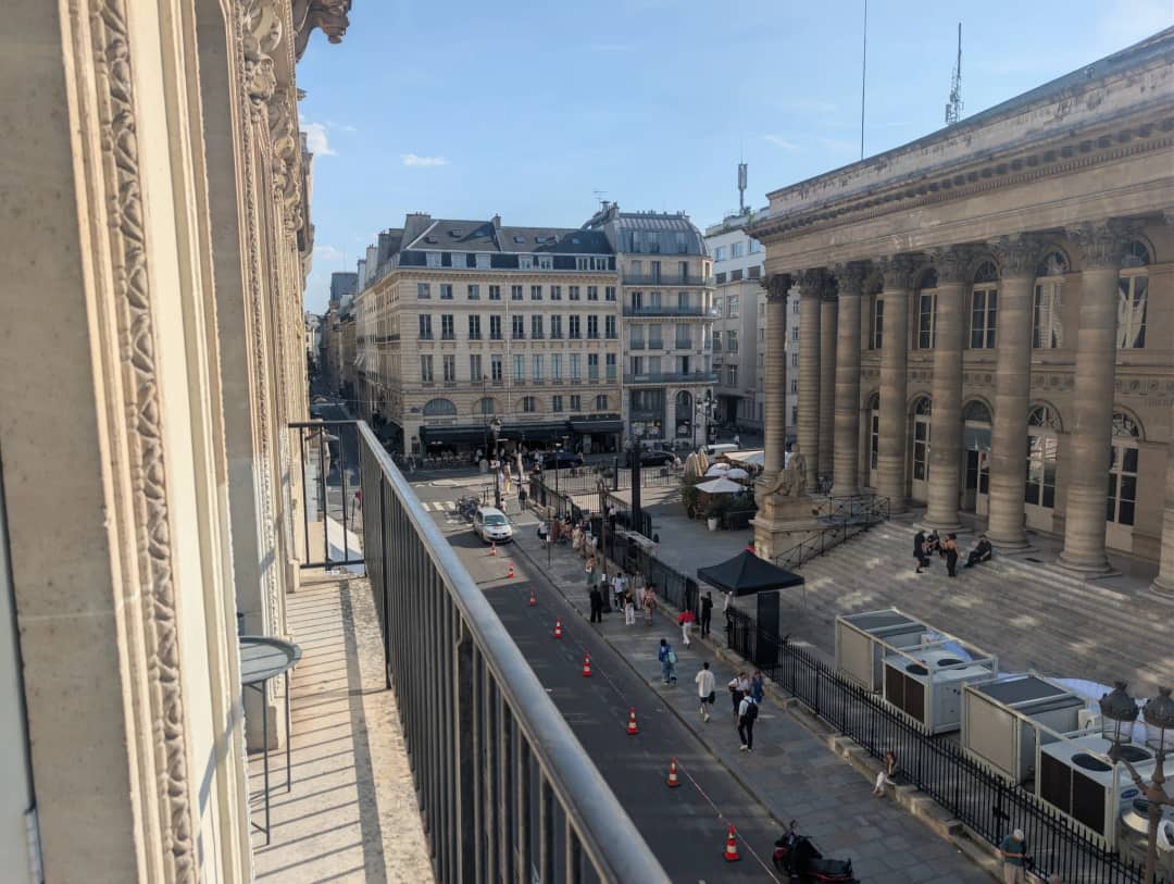 Sublet at 44 Rue Notre-Dame des Victoires 75002 Paris, Paris