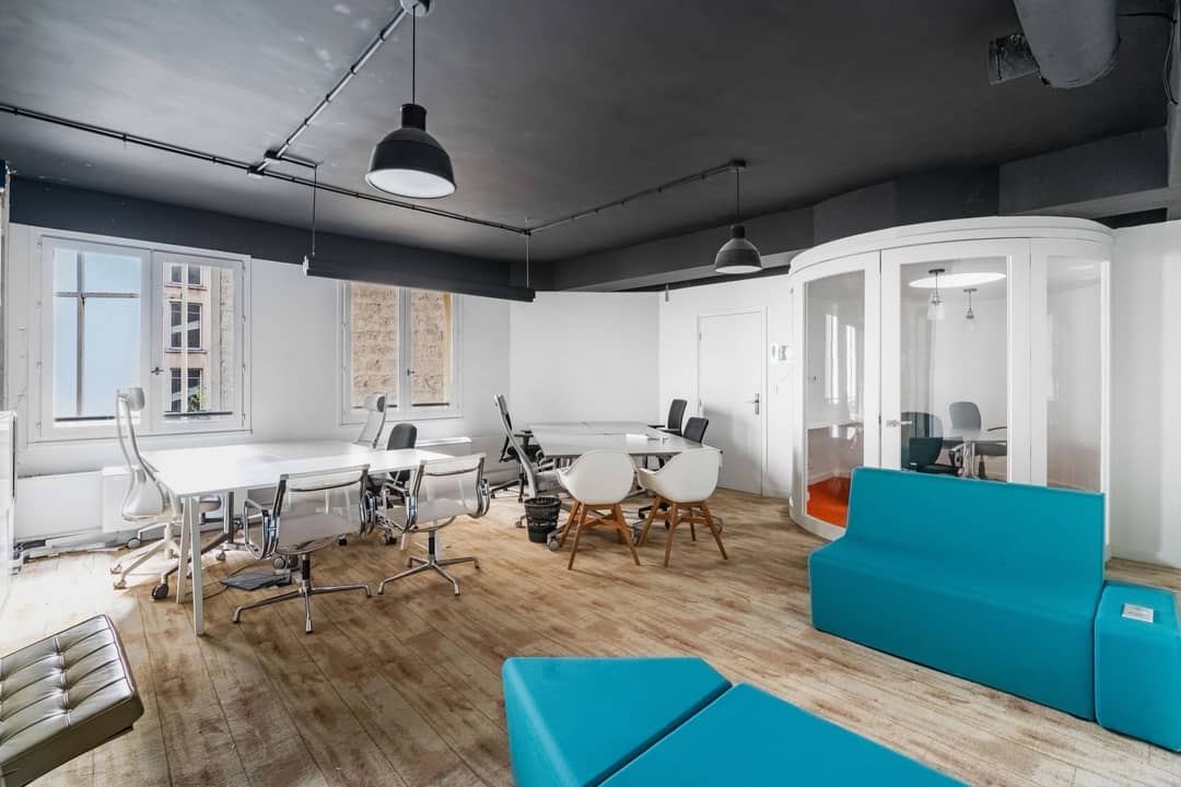 Bureau opéré 42 Rue de Bassano, Paris