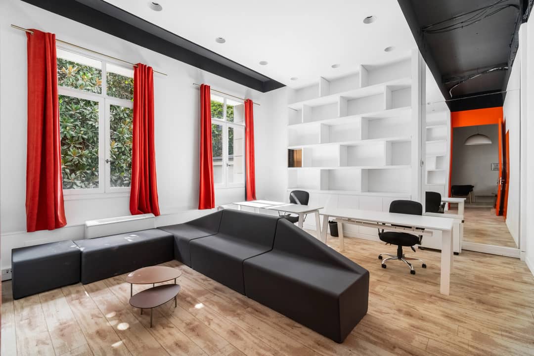 Managed office at 42 Rue de Bassano, Paris – photo 4