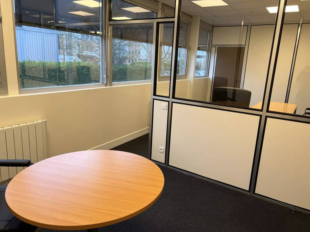 Coworking space at 94 Rue Hélène Boucher, Buc