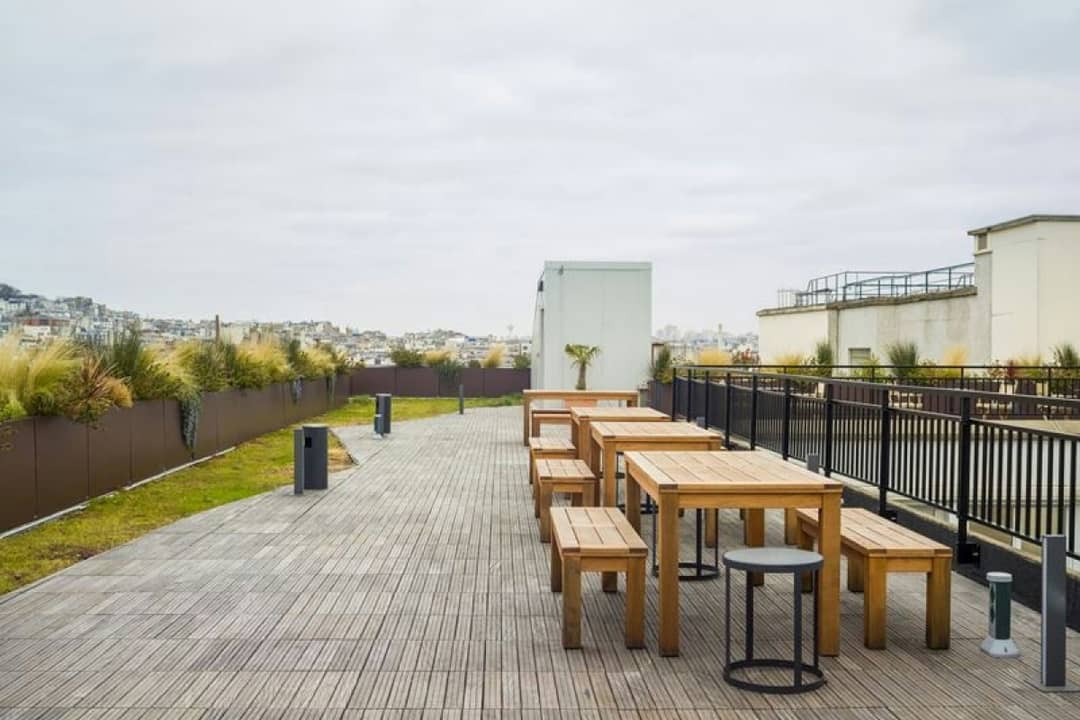 Coworking space at 4 Rue Jules Lefebvre, Paris – photo 4