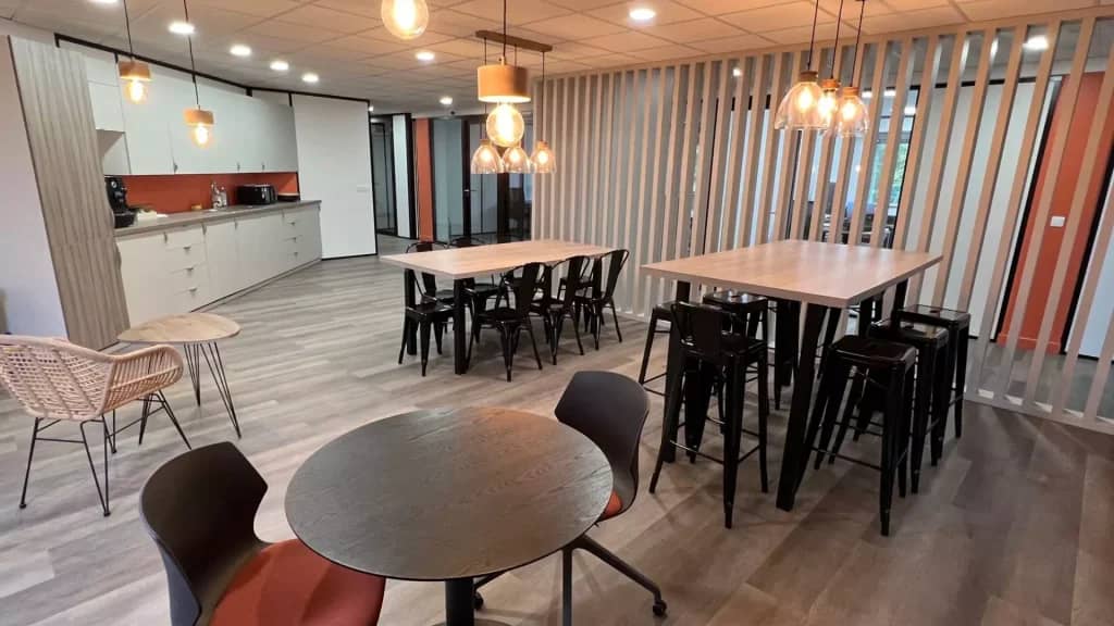 Coworking space at 17 Rue Jeanne Braconnier, Meudon – photo 1