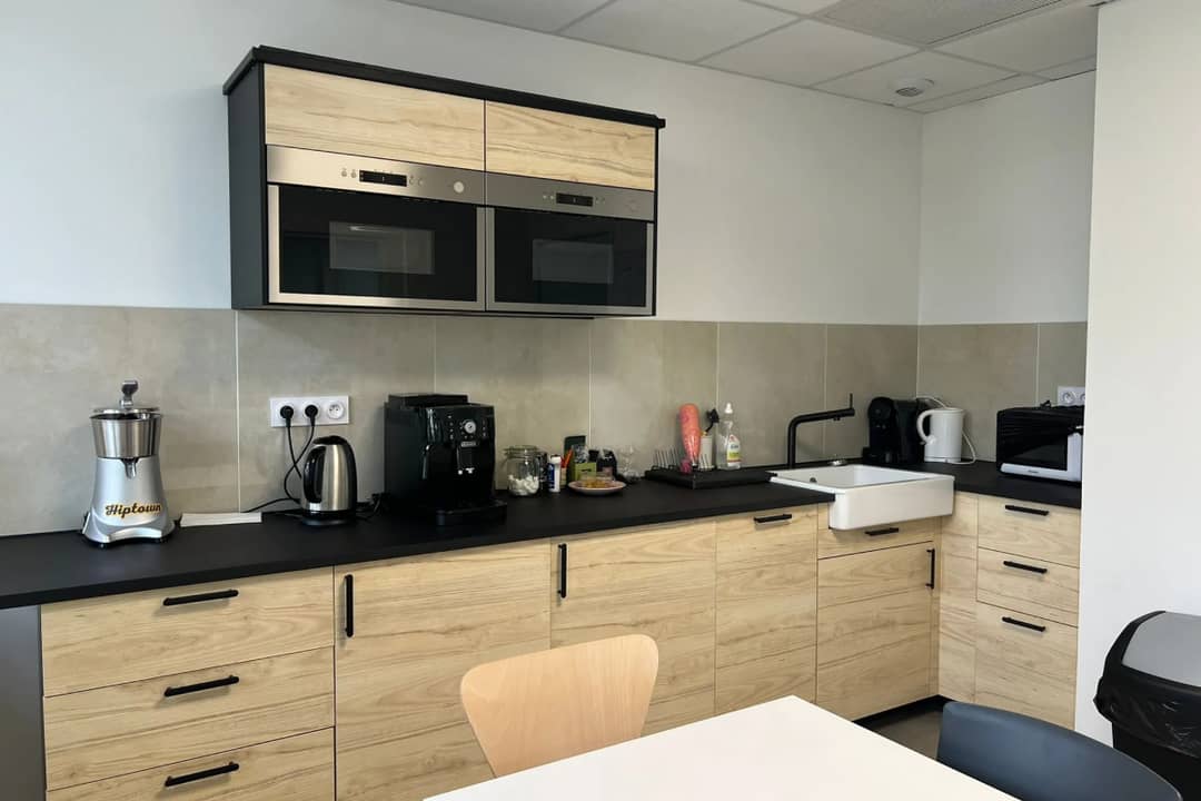 Bureau opéré 16 Rue Léon Paulet, Marseille – photo 1