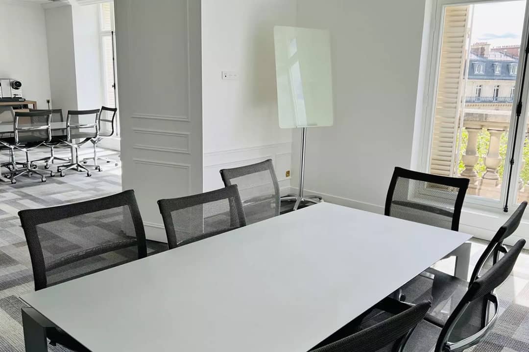 Sublet at 68 Avenue des Champs-Élysées, Paris – photo 2