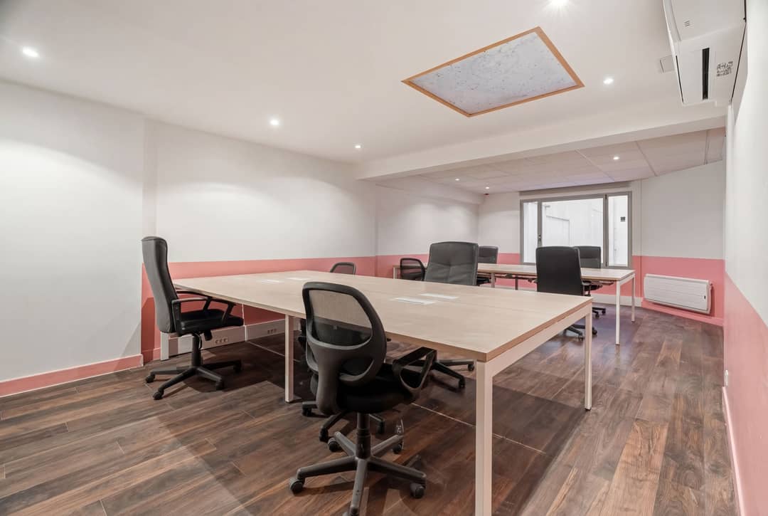 Bureau opéré 72 Rue Saint Charles, Paris