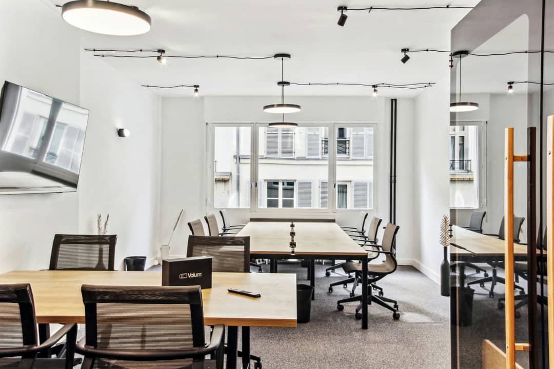 Bureau opéré 10 Rue du Colisée, Paris – photo 1