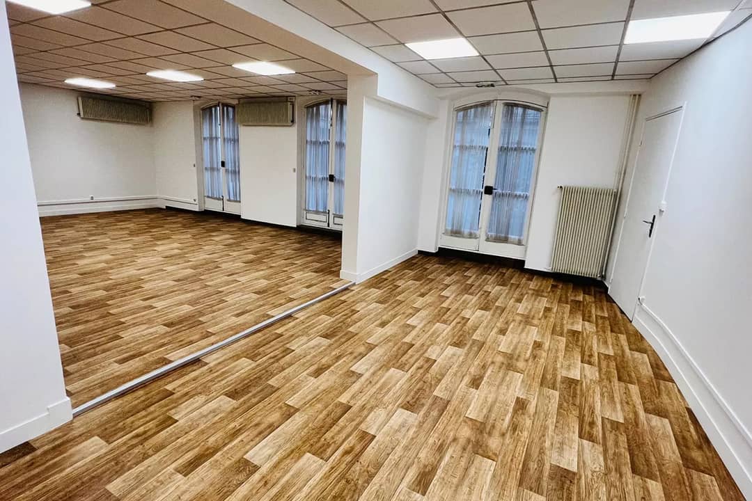 Bureau opéré 16 Rue du Cloitre Notre-Dame, Paris – photo 4