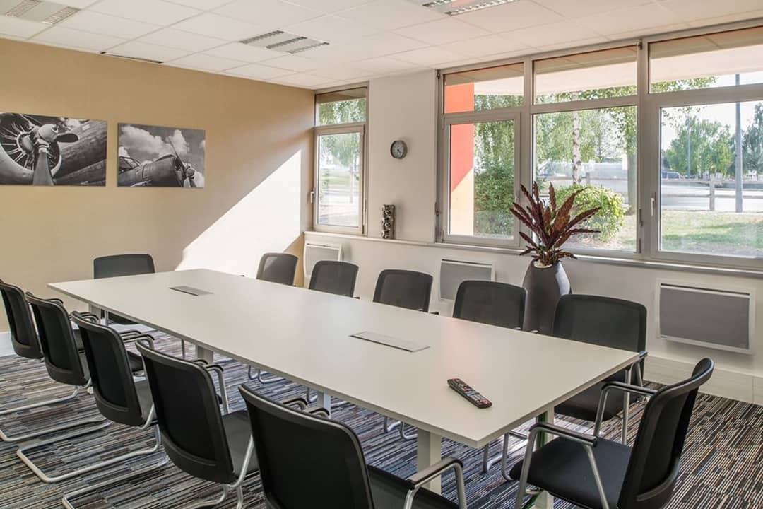Coworking space at 1 Rue du Commandant Mouchotte, Orly