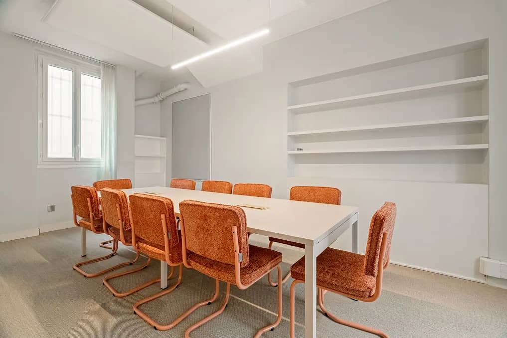 Bureau opéré 19 Rue du Rocher, Paris – photo 3