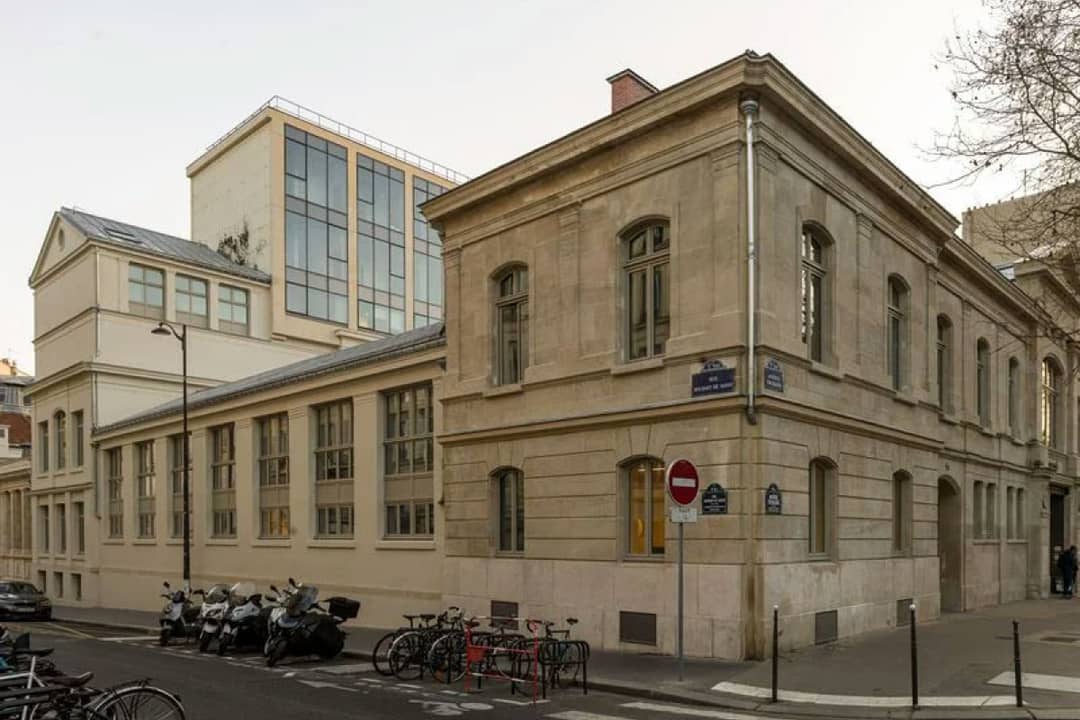Coworking space at 37 Avenue Trudaine, Paris – photo 1
