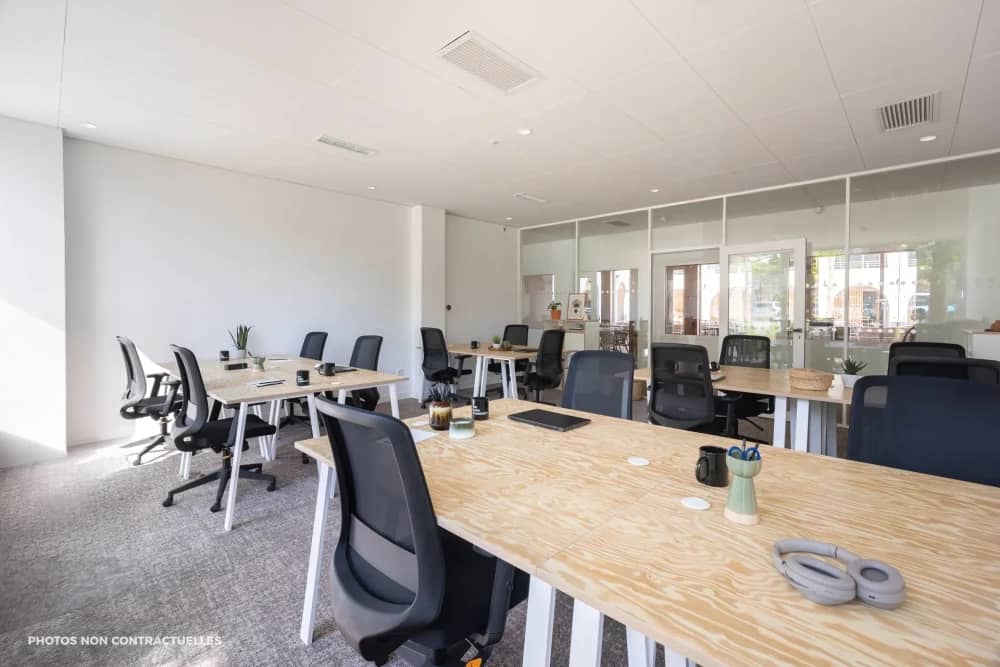 Coworking space at 9 Rue Stephenson, Montigny-le-Bretonneux – photo 3