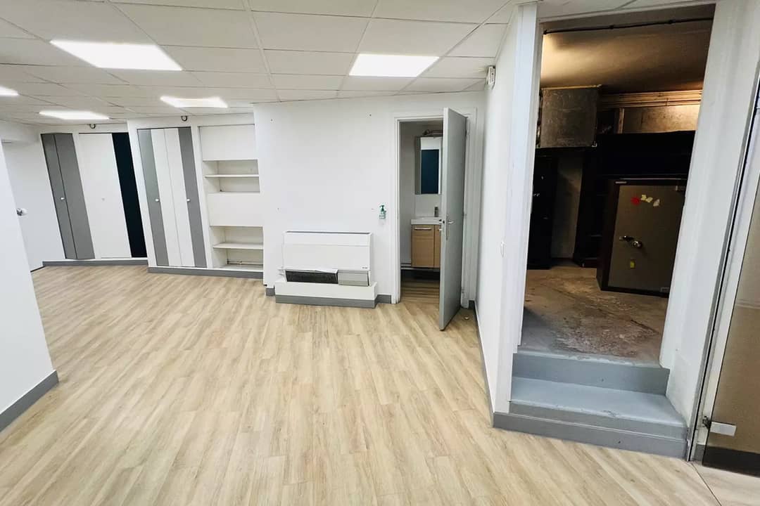 Bureau opéré 16 Rue du Cloitre Notre-Dame, Paris – photo 3