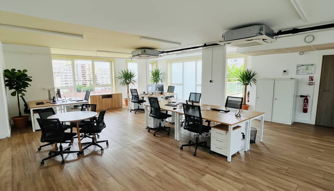 Coworking space at 77 Rue Jean Bleuzen, Vanves