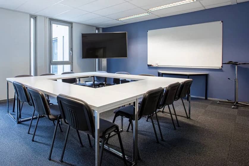 Coworking space at 8 Rue des Frères Caudron, Vélizy-Villacoublay – photo 3