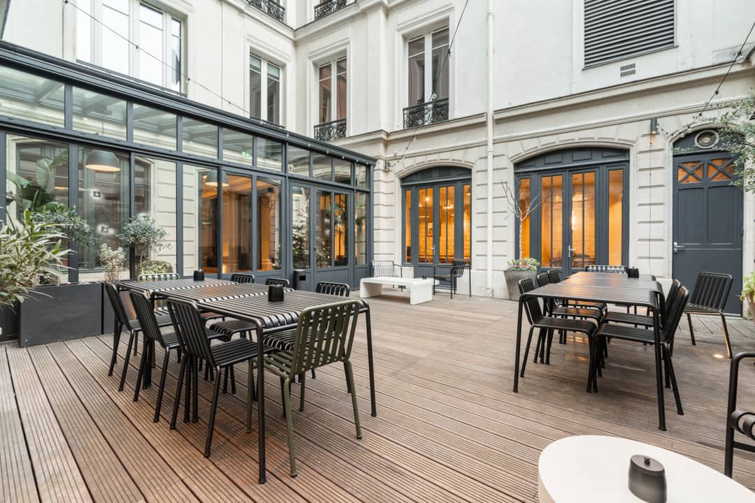 Managed office at 33 Rue de Châteaudun, Paris