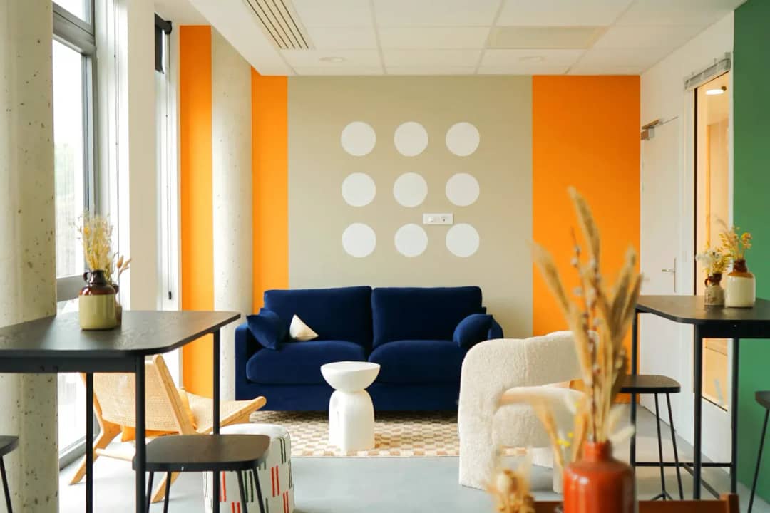 Coworking space at 15 Pl. de l'Église, Bièvres