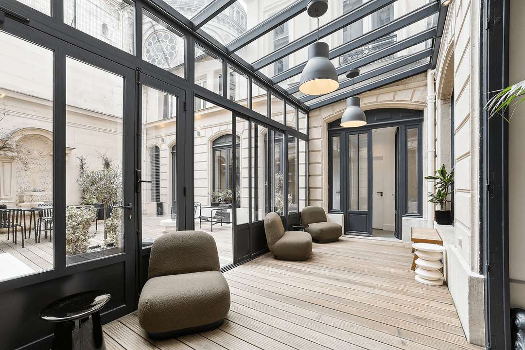 Managed office at 33 Rue de Châteaudun, Paris