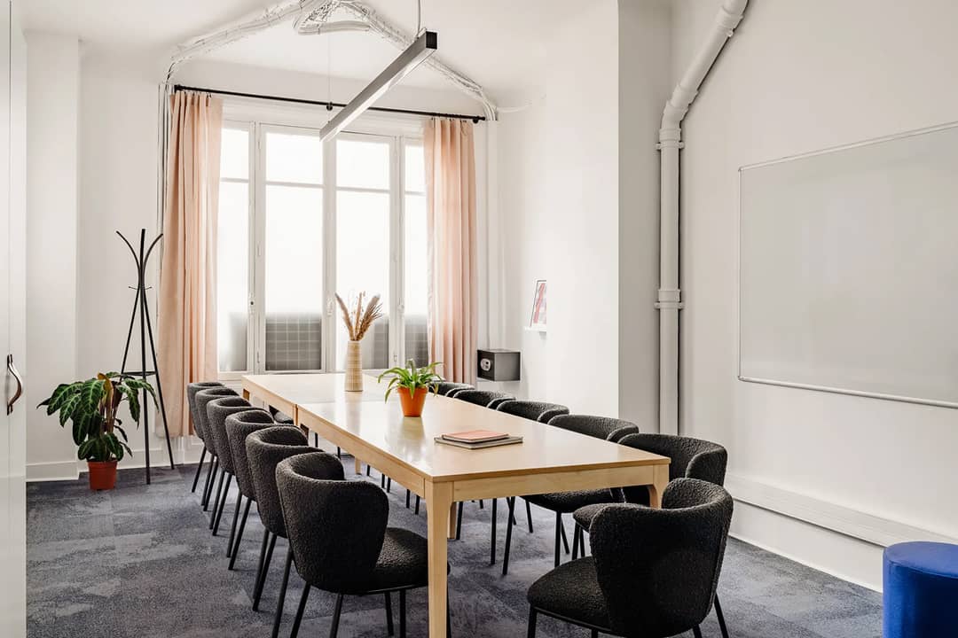 Bureau opéré 42 Rue du Faubourg Poissonnière, Paris – photo 2