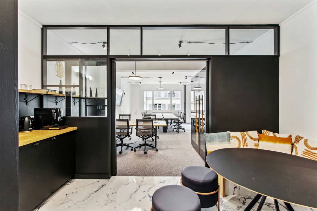Bureau opéré 10 Rue du Colisée, Paris – photo 2